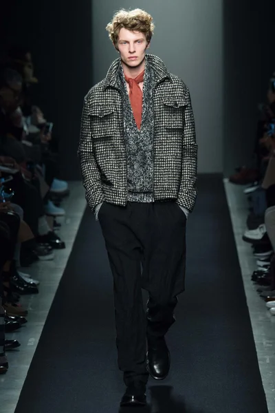 Look 7